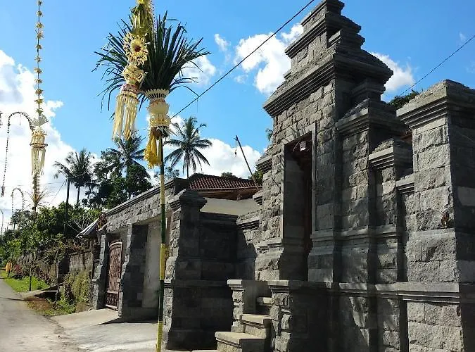Tangkas House ホームステイ Tampaksiring